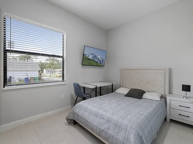 2011 Olsen Ln — Photo 14