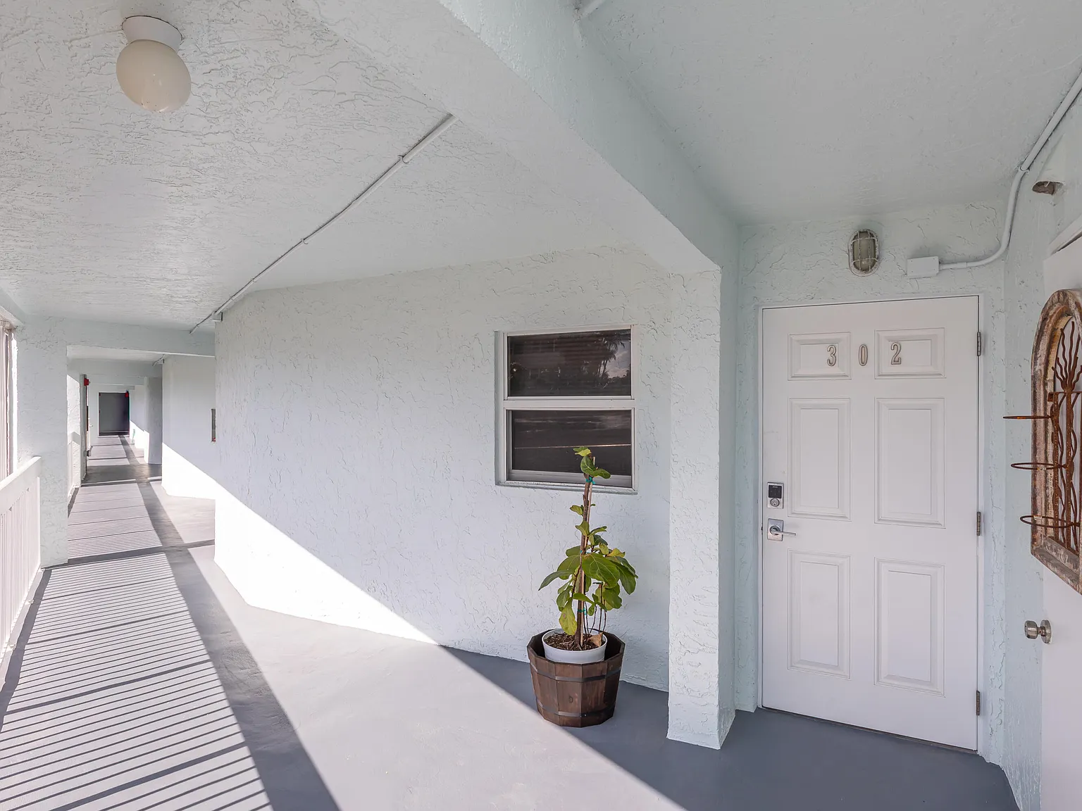 2 bed, 2.0 bath, 1200 sqft, $4,500 — Photo 2