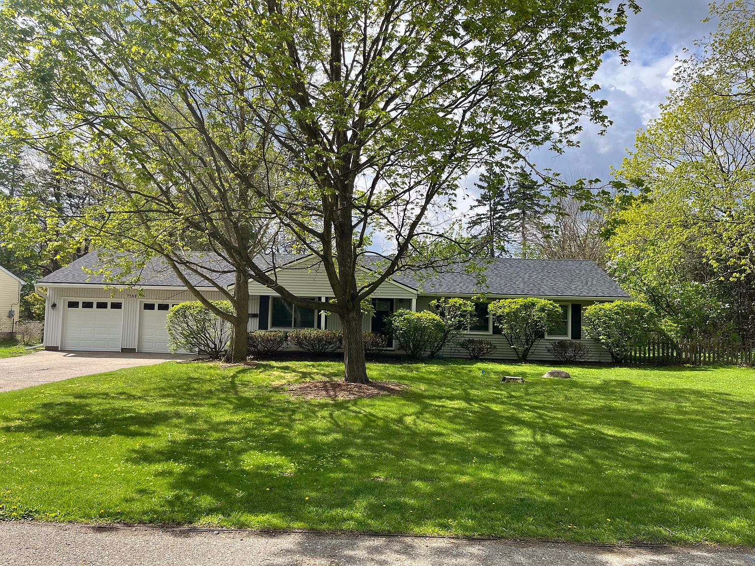 7852 State St, Brighton, MI 48116 | Zillow