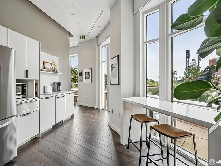 88 King St #104 — Photo 35