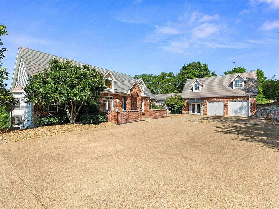 2 Golden Eagle Dr, Golden Eagle, IL 62036 Zillow