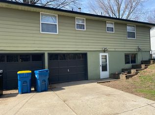 1009 Broadmore Ln, Liberty, MO 64068