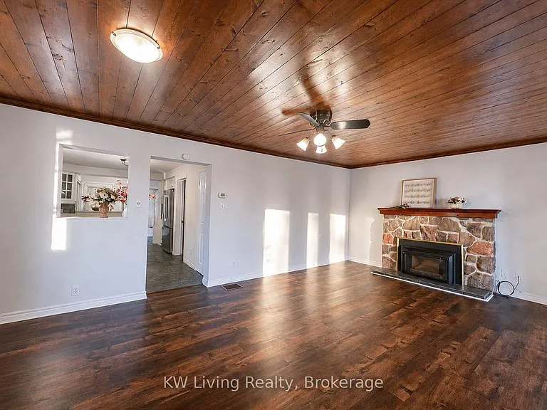 127 Lake Dr N — Photo 22