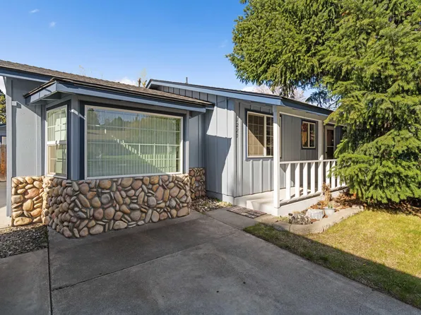 1220 NE Hollinshead Dr, Bend, OR 97701