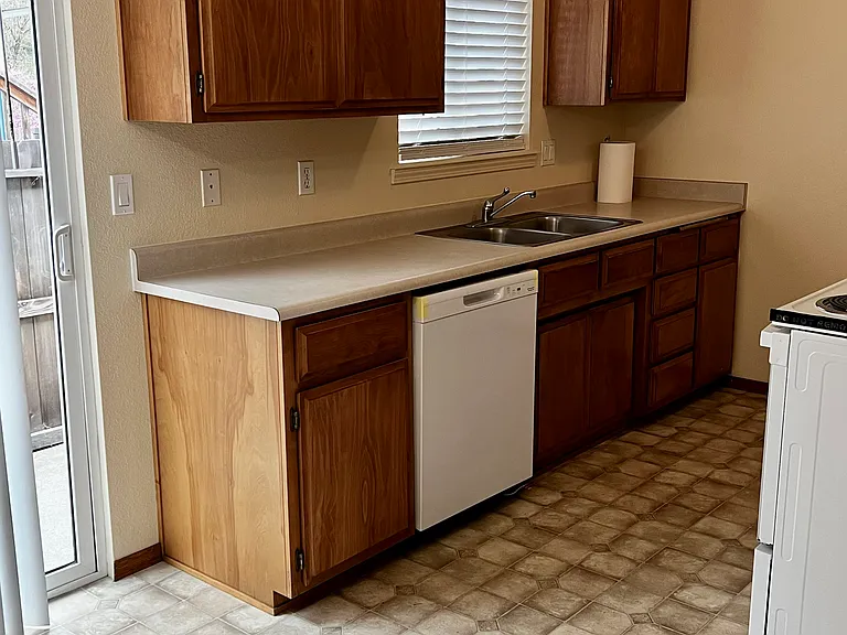 1232 W Harbeck Rd #A — Photo 5