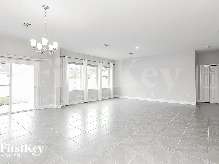 12069 Bridgehampton Rd — Photo 4