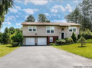 2 Liberty St, New Paltz, NY 12561