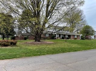 801 Ponder Rd, Knoxville, TN 37923