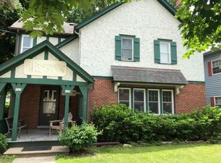 165 E Capitol Dr, Hartland, WI 53029