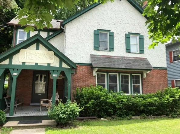 165 E Capitol Dr, Hartland, WI 53029
