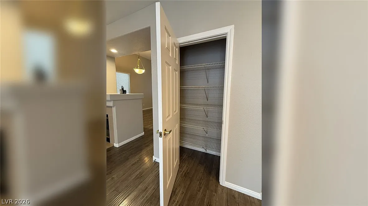 3 bed, 2.0 bath, 1672 sqft, $2,400 — Photo 4