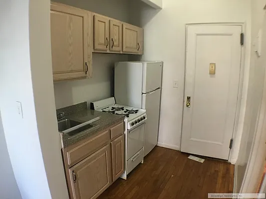 Rented by Sovereign Associates | media 30