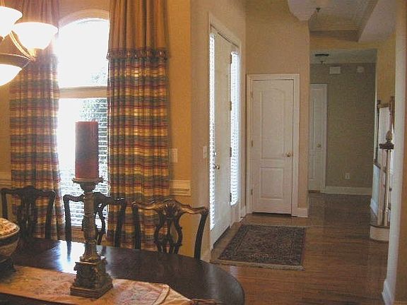 3rd image of 8624 Lillian Pl