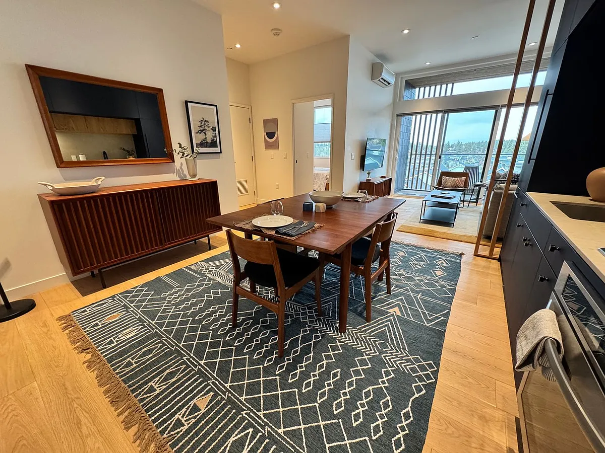 Building Photo - 2745 NW Ordway Ave #308