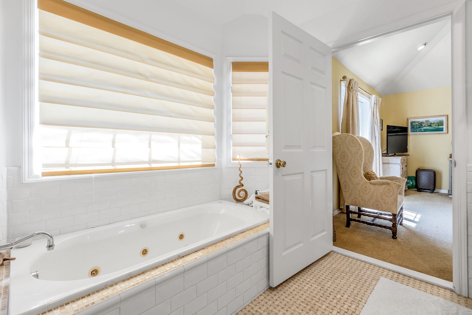  primary en-suite bath