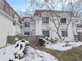 331 Clubhouse Court, Coram, NY 11727