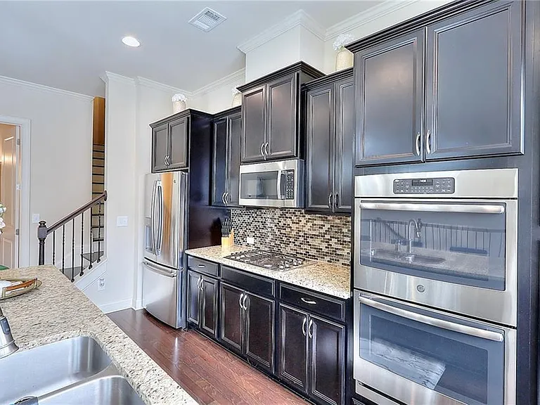 1306 Harris Way — Photo 2