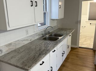 17 Main St, Brookline, NH 03033