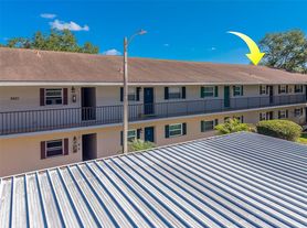 9881 113th St, Seminole, FL