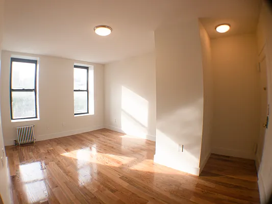 Rented by Bond New York | media 9