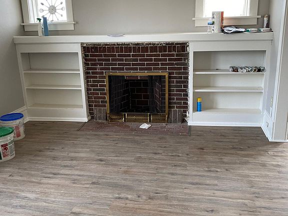 Living Room - fireplace