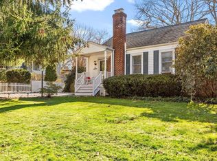 11 Grant St, East Northport, NY 11731