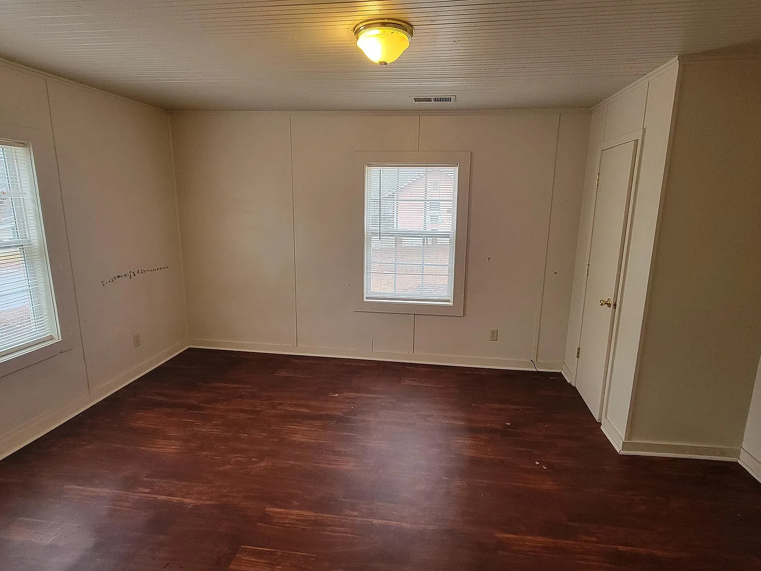 208 N. Hospital St - 1 — Photo 3