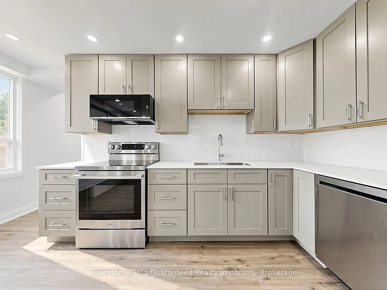 2060 Highway 7 — Photo 11