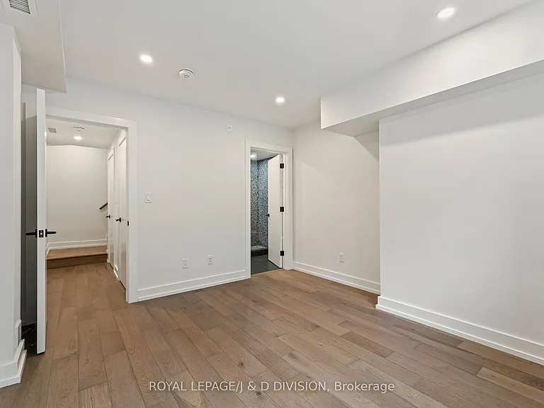 314 Lonsdale Rd #4 — Photo 32