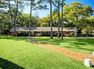 8 Perthuis Farms Rd, La Marque, TX 77568