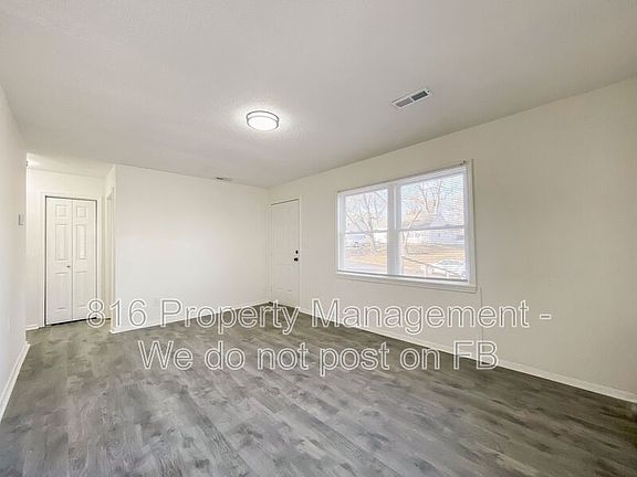 4th image of 2917 S 51st Ter