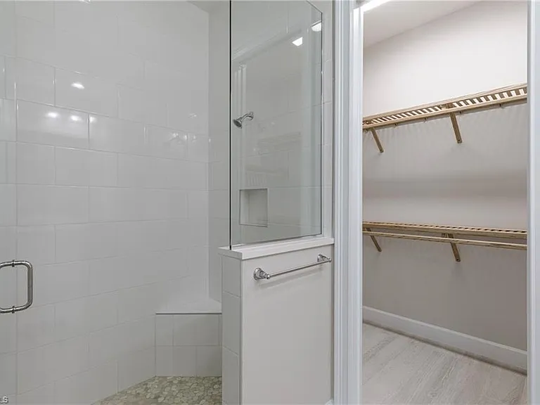 8909 Yucatan Ct — Photo 13