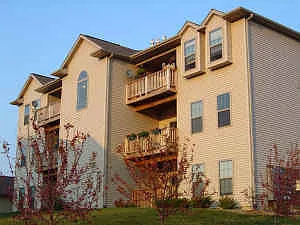 Nice 2br Condo in Coralville close to shopping & interstate — Photo 2