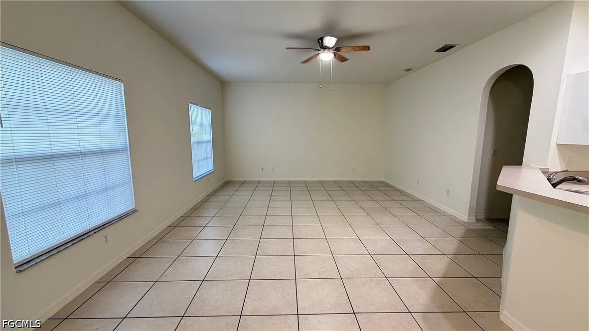 3 bed, 2.0 bath, 1379 sqft, $1,650 — Photo 2