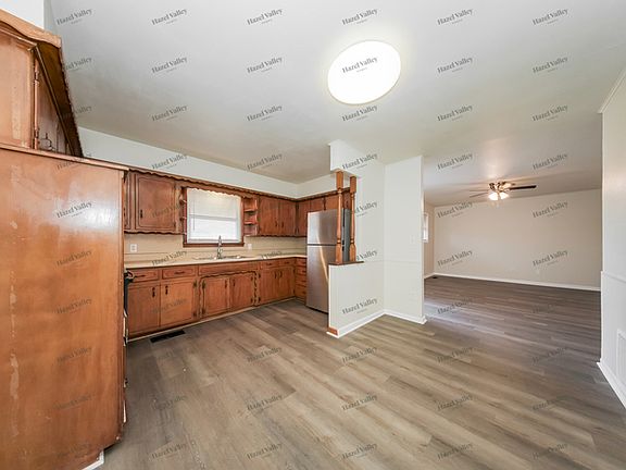 5th image of 1342 SW 51st St