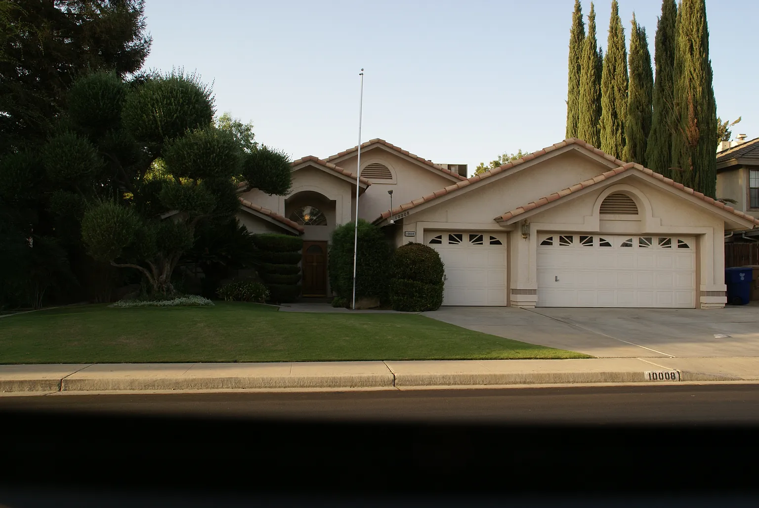 10008 Single Oak Dr photo 1