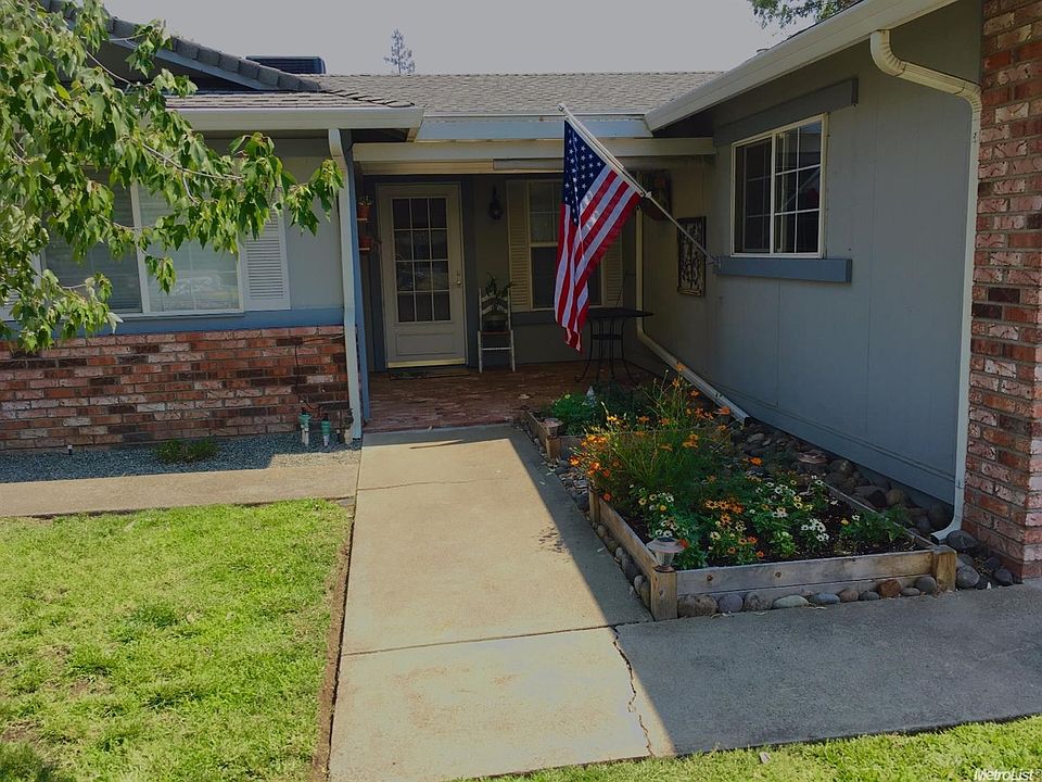 1st image of 4905 Village Oaks Dr