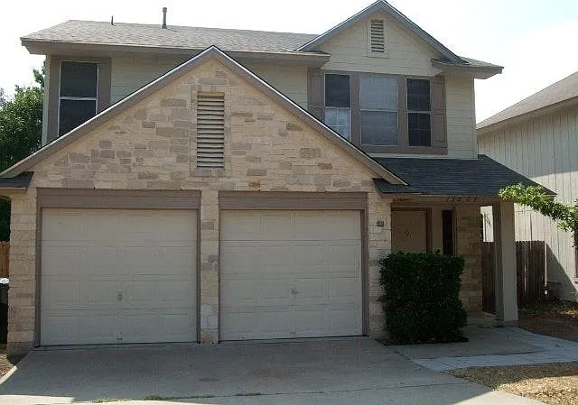 4 bed, 2.5 bath, 1738 sqft, $1,895 — Photo 1