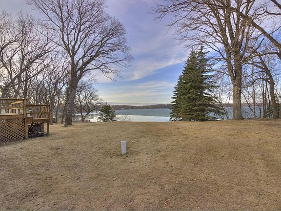 3rd image of 20583 Oakwood Dr