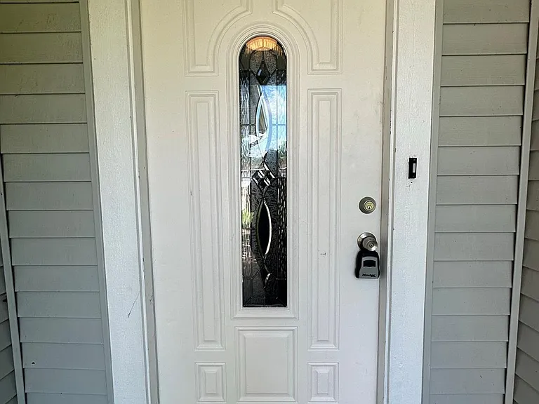 1222 Ravenscourt Dr — Photo 2