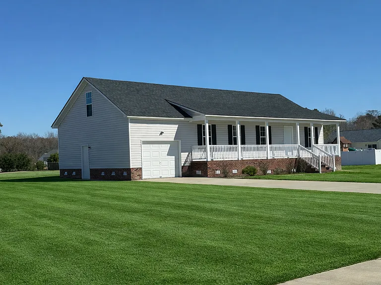 105 Taylors Ct — Photo 2