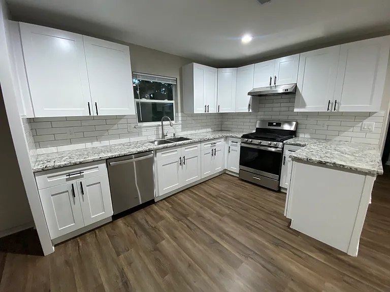 812 Pin Money St — Photo 4