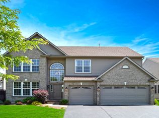 114 Glenbrook Cir, Gilberts, IL 60136