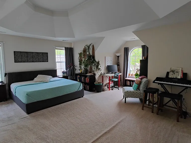 Main Bedroom with office nook