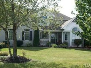 6411 Woodbury Dr, Slatington, PA 18080