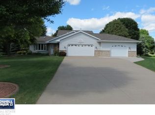 W6658 Green Willow Ct, Greenville, WI 54942