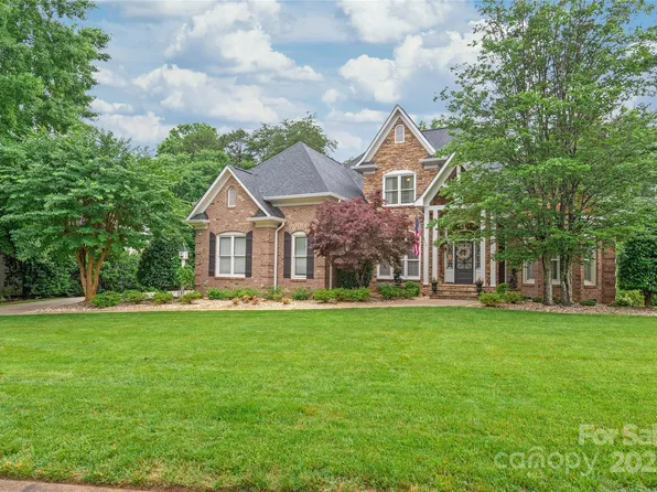 7018 Dowington Dr, Charlotte, NC 28277