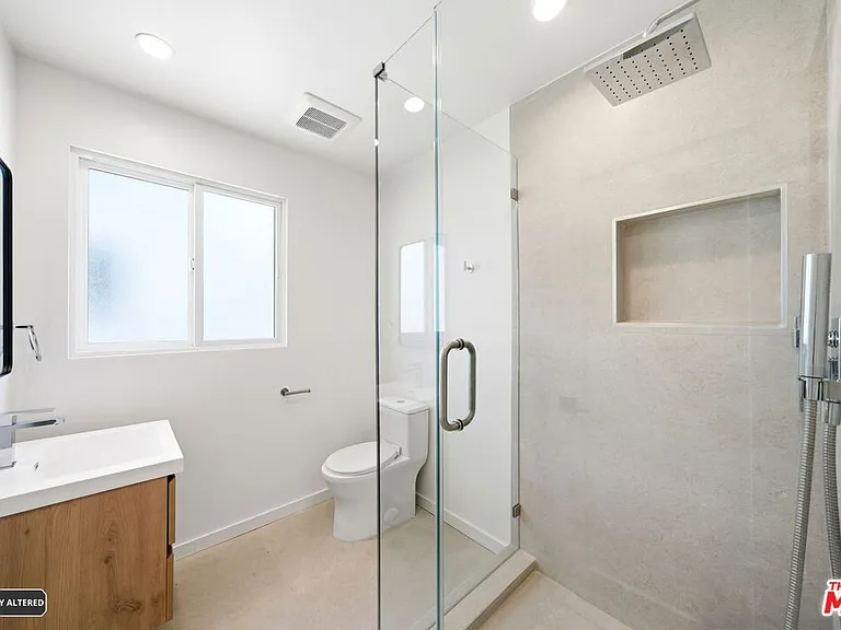 333 6th Ave #D — Photo 15