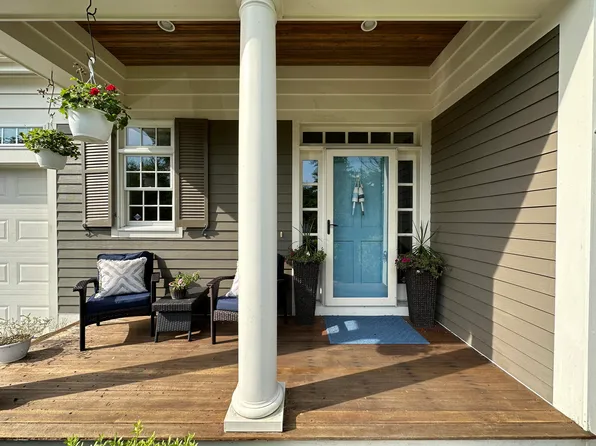 24 Marigold Lane, Falmouth, ME 04105