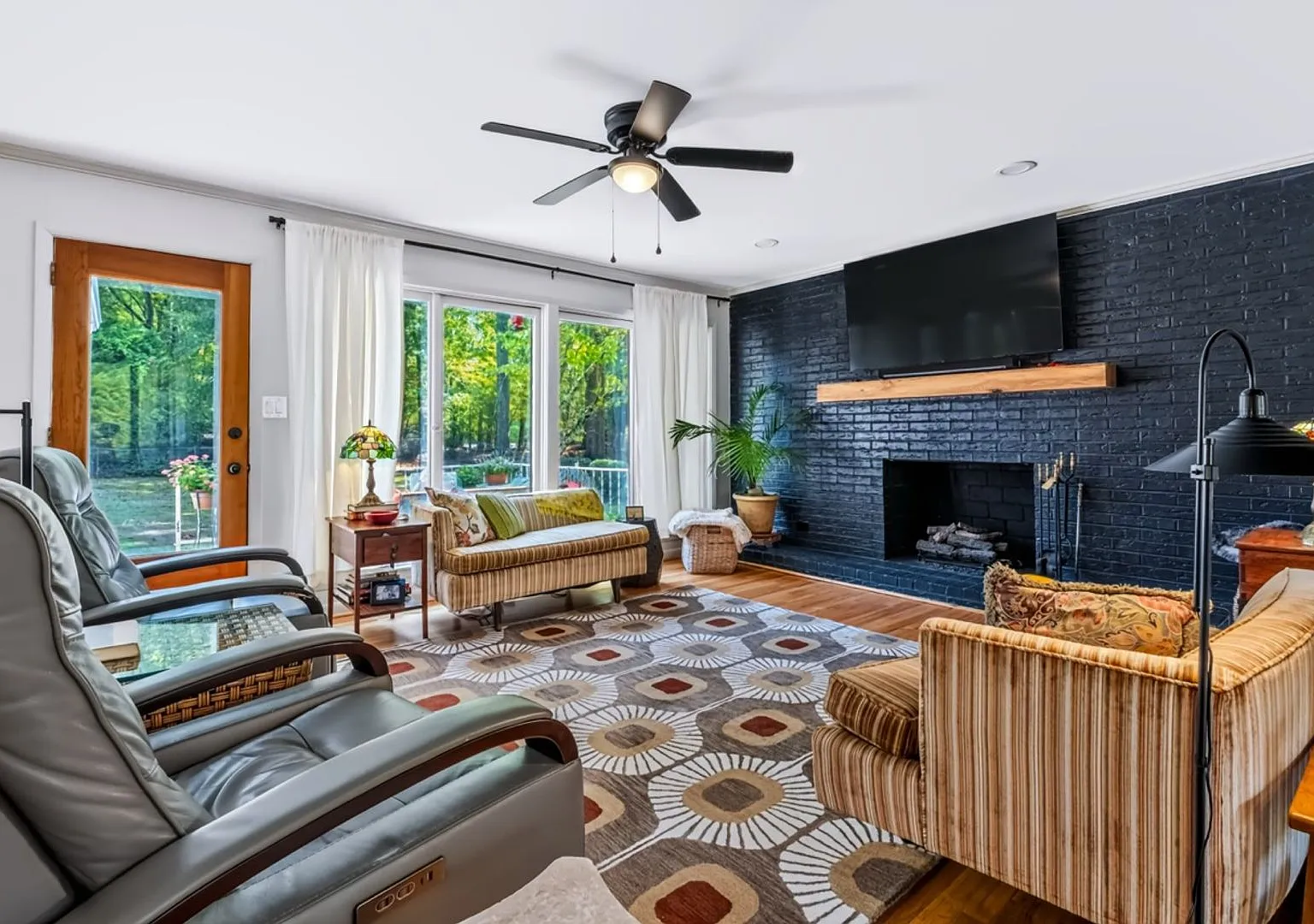 Fully Furnished 3BR/2BA Athens Home | Convenient to UGA | Available December 1 — Photo 2